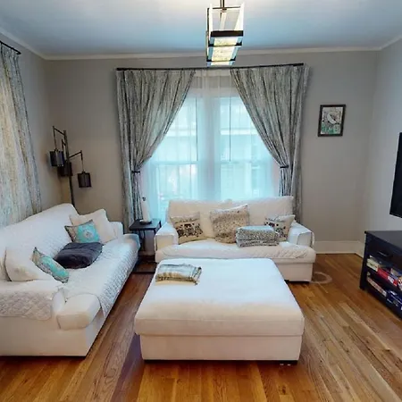 Renovated 3/2 * Craftsman Home * Perfect Location